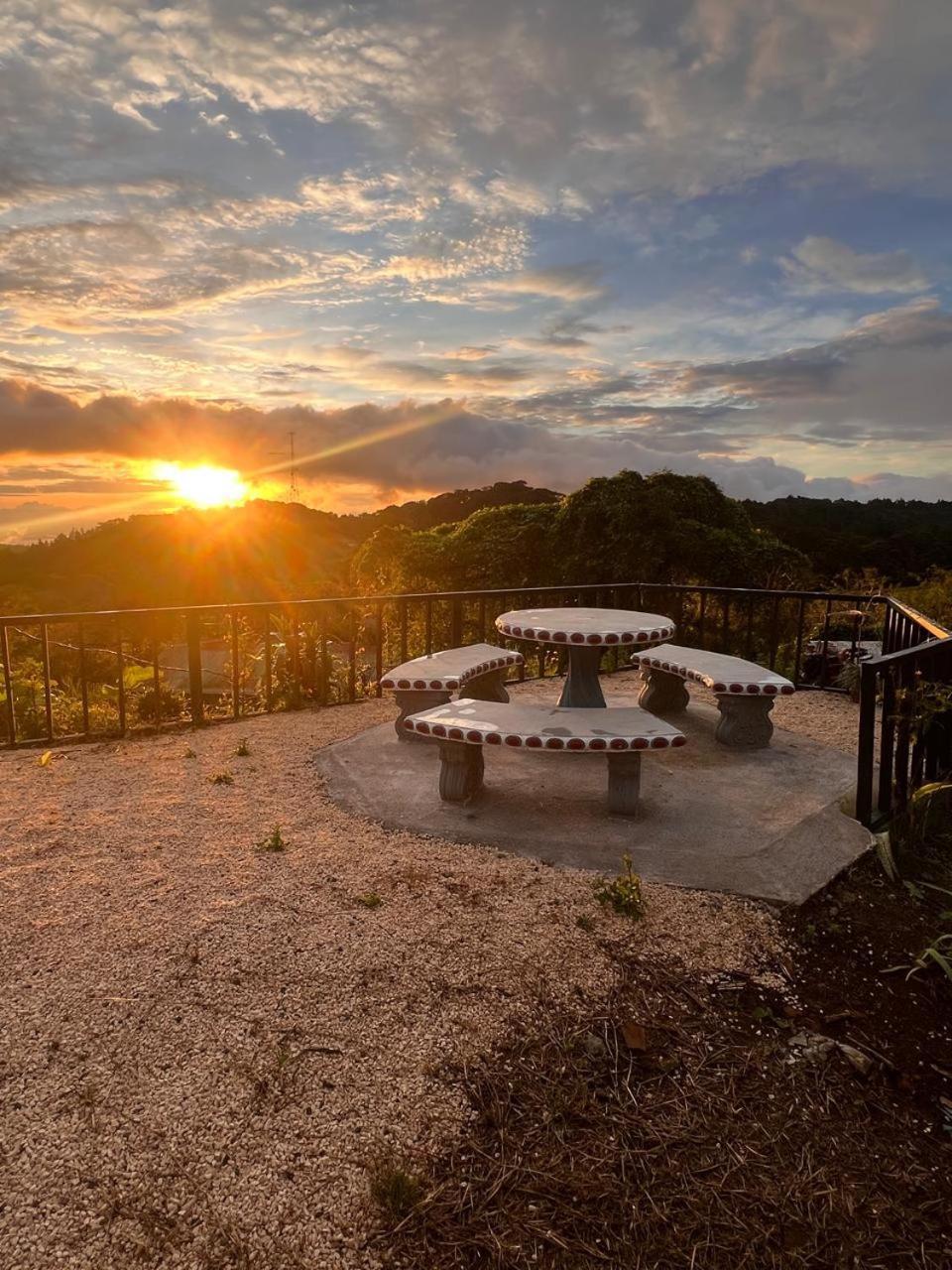 Casa Tipica La Cruz Villa Monteverde Bagian luar foto